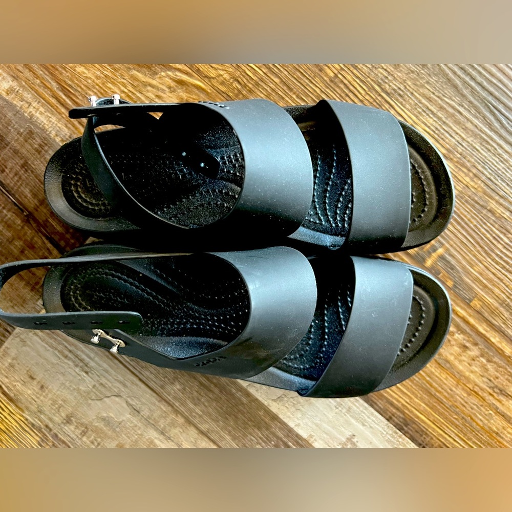 Brand new never worn croc Mary Janes black size 8